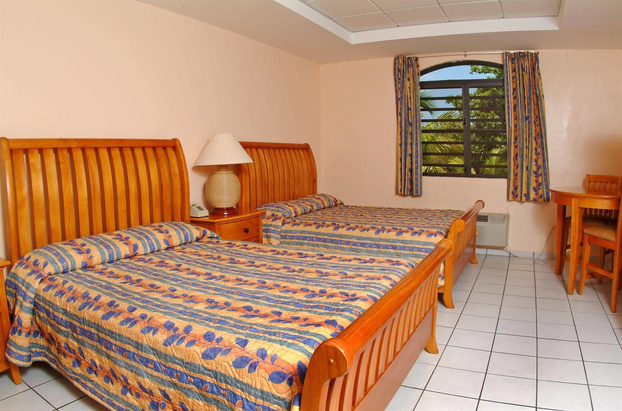 Fajardo Inn Exterior photo
